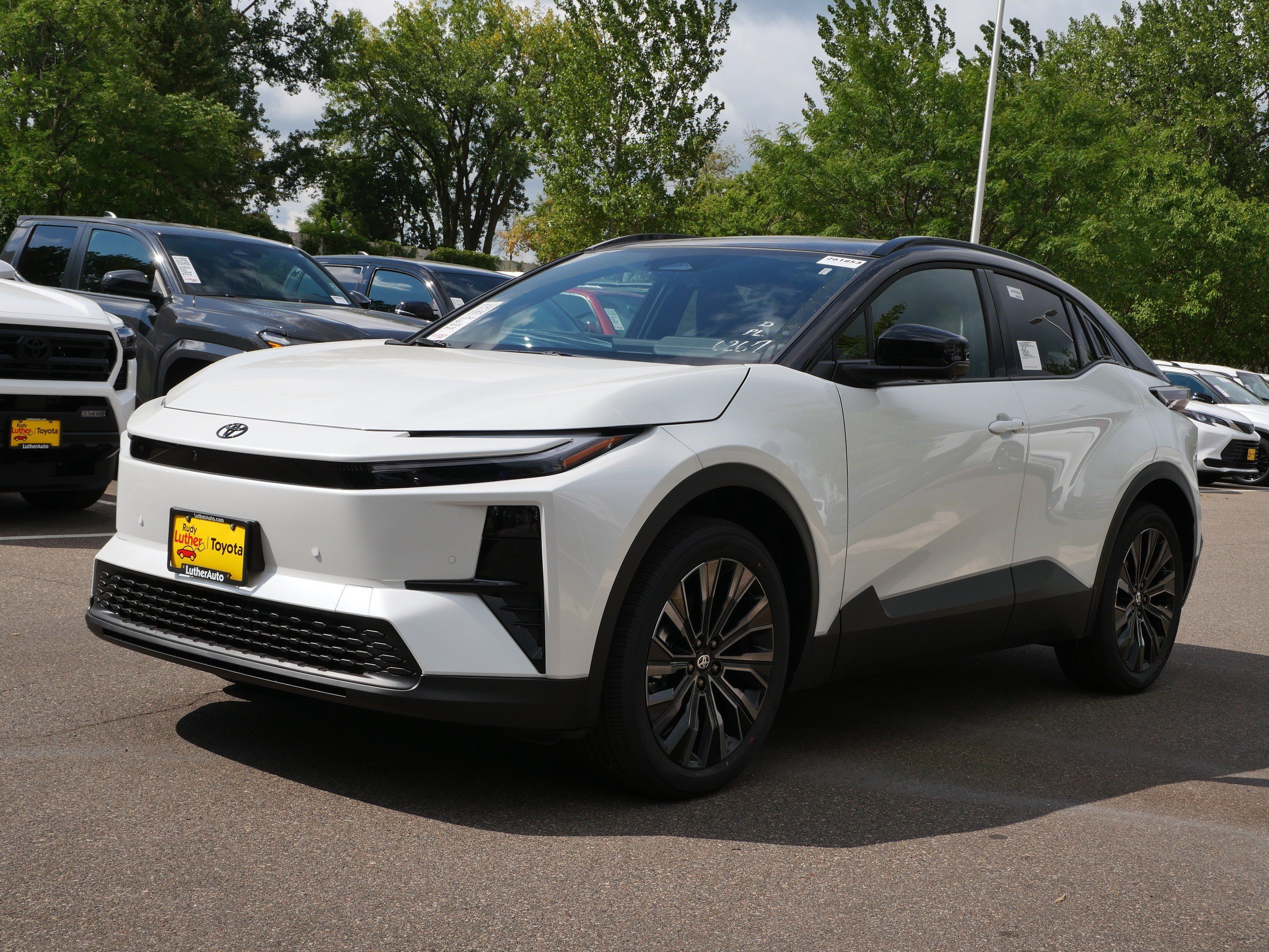 New 2026 Toyota C-HR AWD/4WD image 4