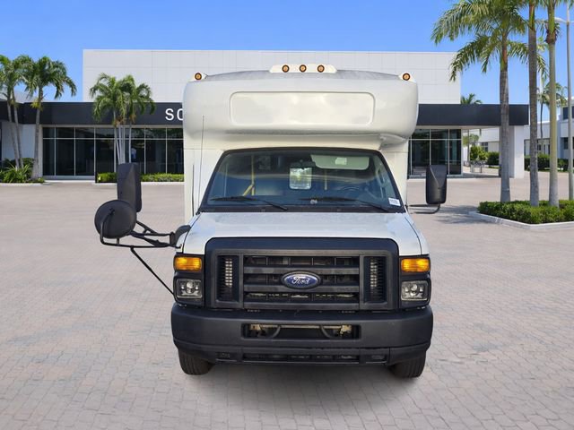 Used 2011 Ford E-450 and Econoline 450 Super Duty image 2