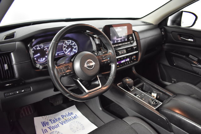 Used 2022 Nissan Pathfinder SV w/ SV Premium Package AWD/4WD image 13