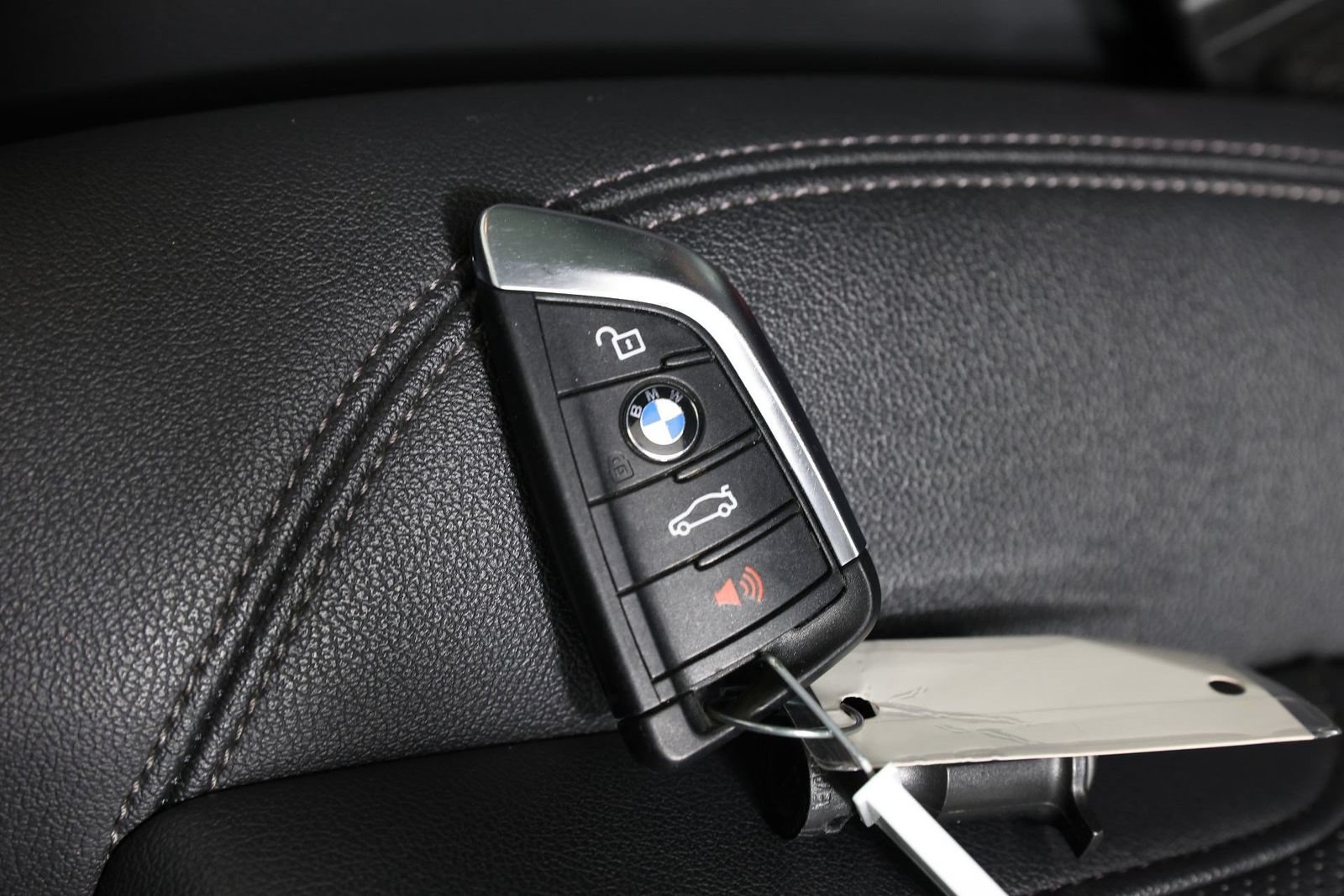 Used 2023 BMW 540i w/ Premium Package RWD image 33