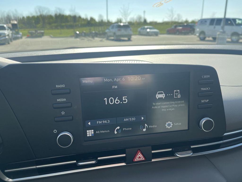 Used 2025 Hyundai Elantra Sport image 12