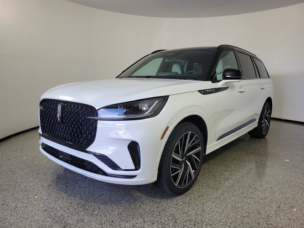 New 2026 Lincoln Aviator Black Label w/ Black Label Special Edition AWD/4WD image 2