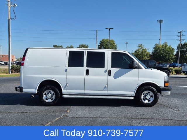 Used 2021 Chevrolet Express 2500 RWD image 2
