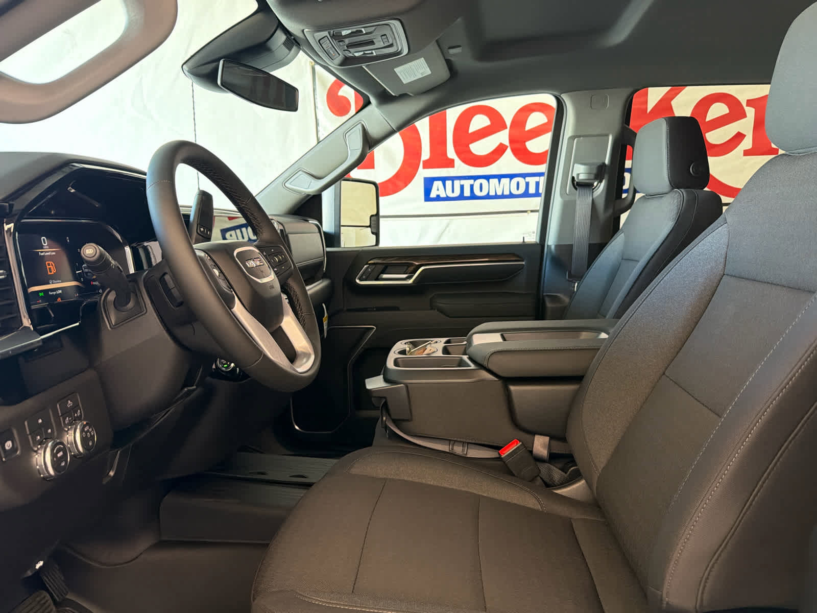 New 2026 GMC Sierra 2500 SLE w/ SLE Value Package; AWD/4WD image 25