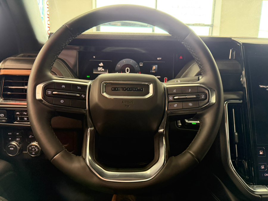 Used 2025 GMC Yukon Denali AWD/4WD image 29