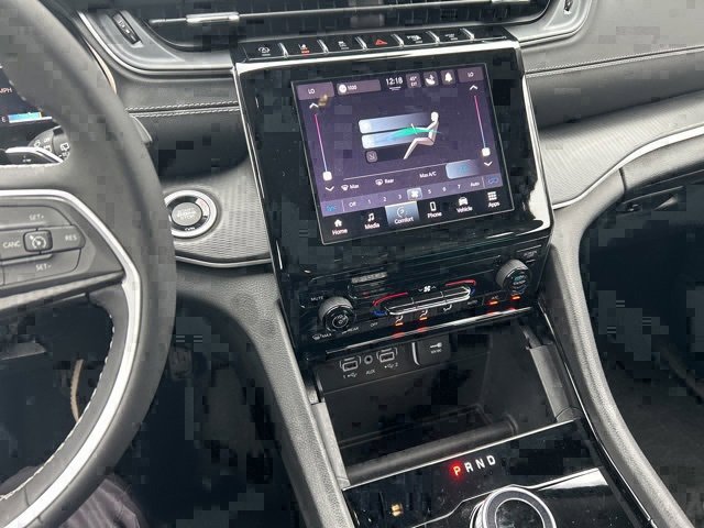 Certified 2023 Jeep Grand Cherokee Laredo image 9