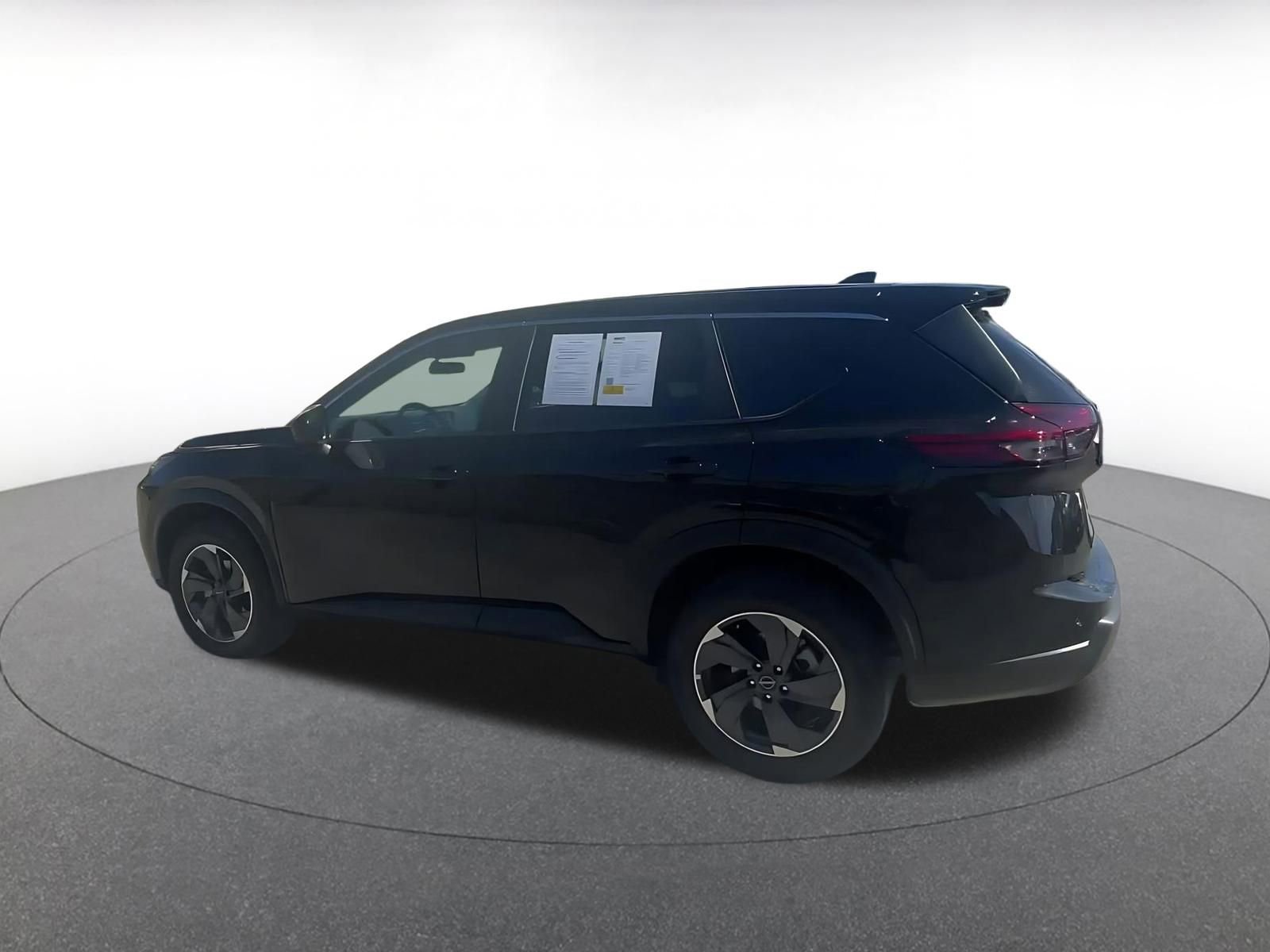 Used 2025 Nissan Rogue SV FWD image 10