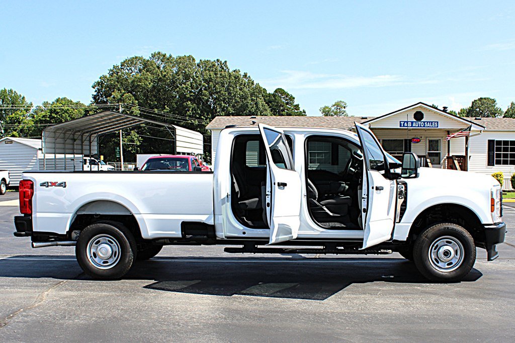 Used 2026 Ford F350 XL w/ Snow Plow/Camper Package AWD/4WD image 9