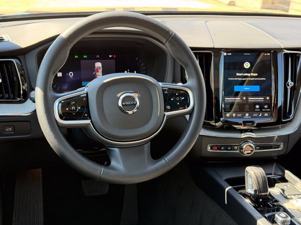 Certified 2025 Volvo XC60 B5 Plus w/ Protection Package Premier AWD/4WD image 18