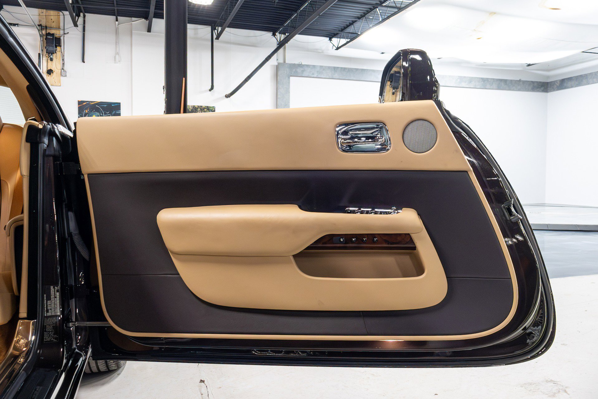 Used 2015 Rolls-Royce Wraith image 4