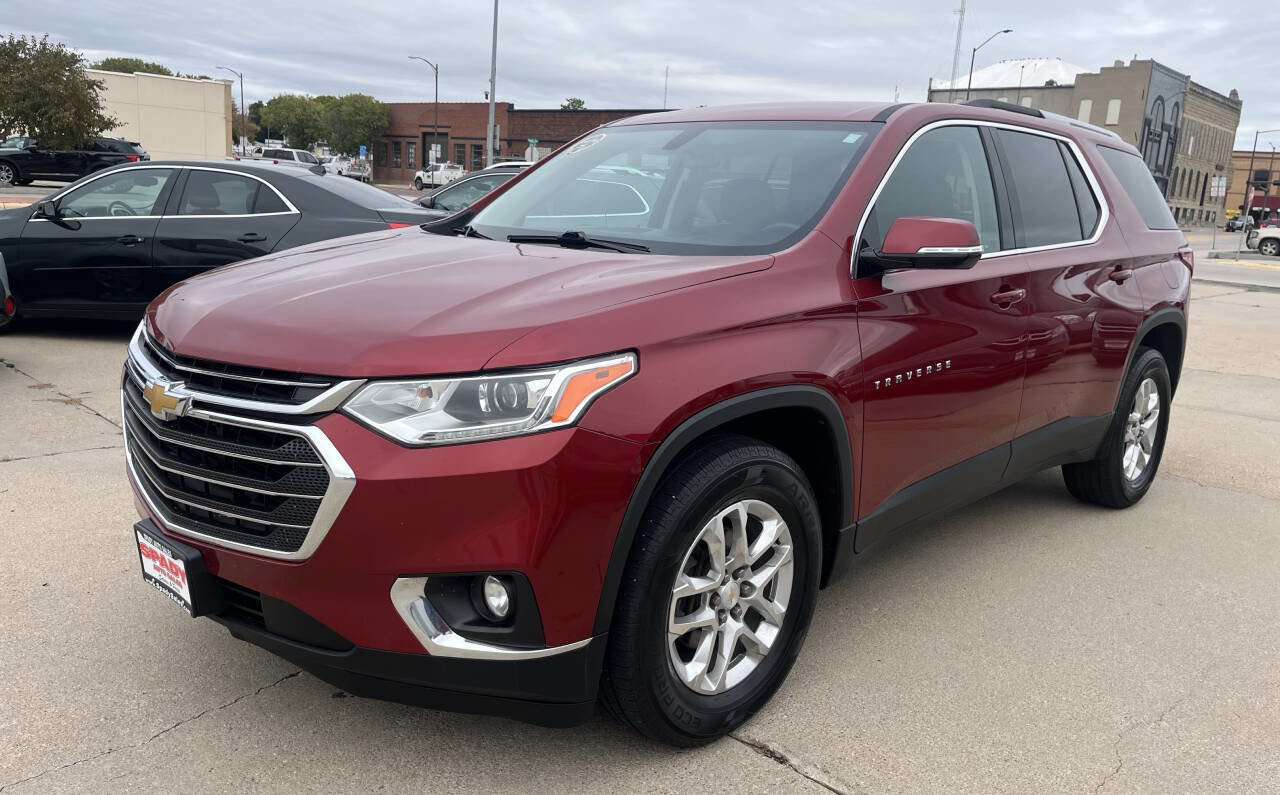 Used 2018 Chevrolet Traverse LT image 1