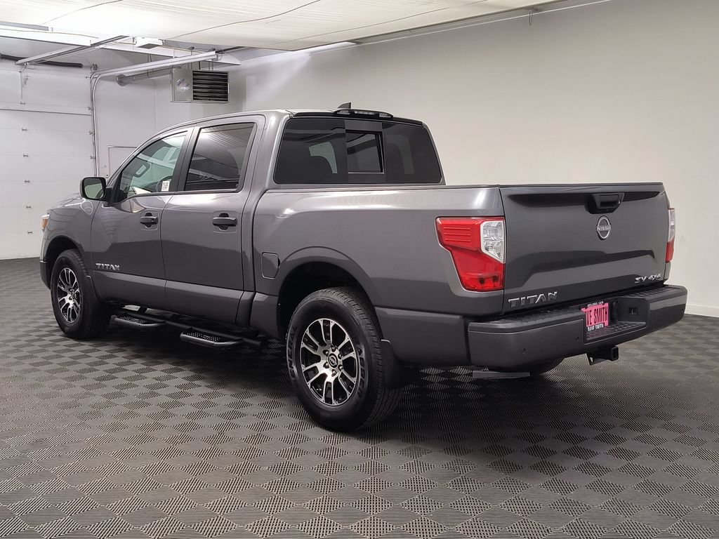 Used 2023 Nissan Titan SV w/ SV Convenience Package AWD/4WD image 3