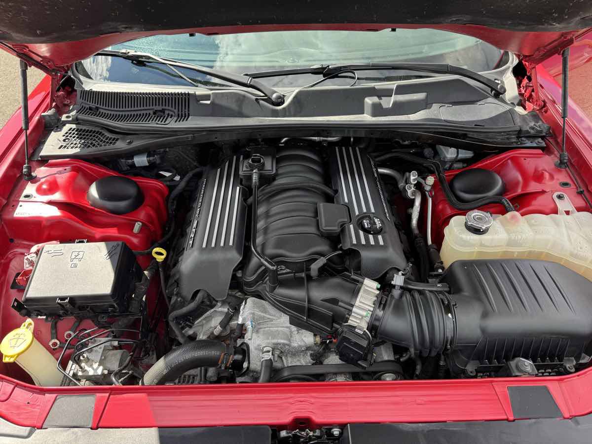 Used 2016 Dodge Challenger R/T Scat Pack w/ Leather Interior Group image 37