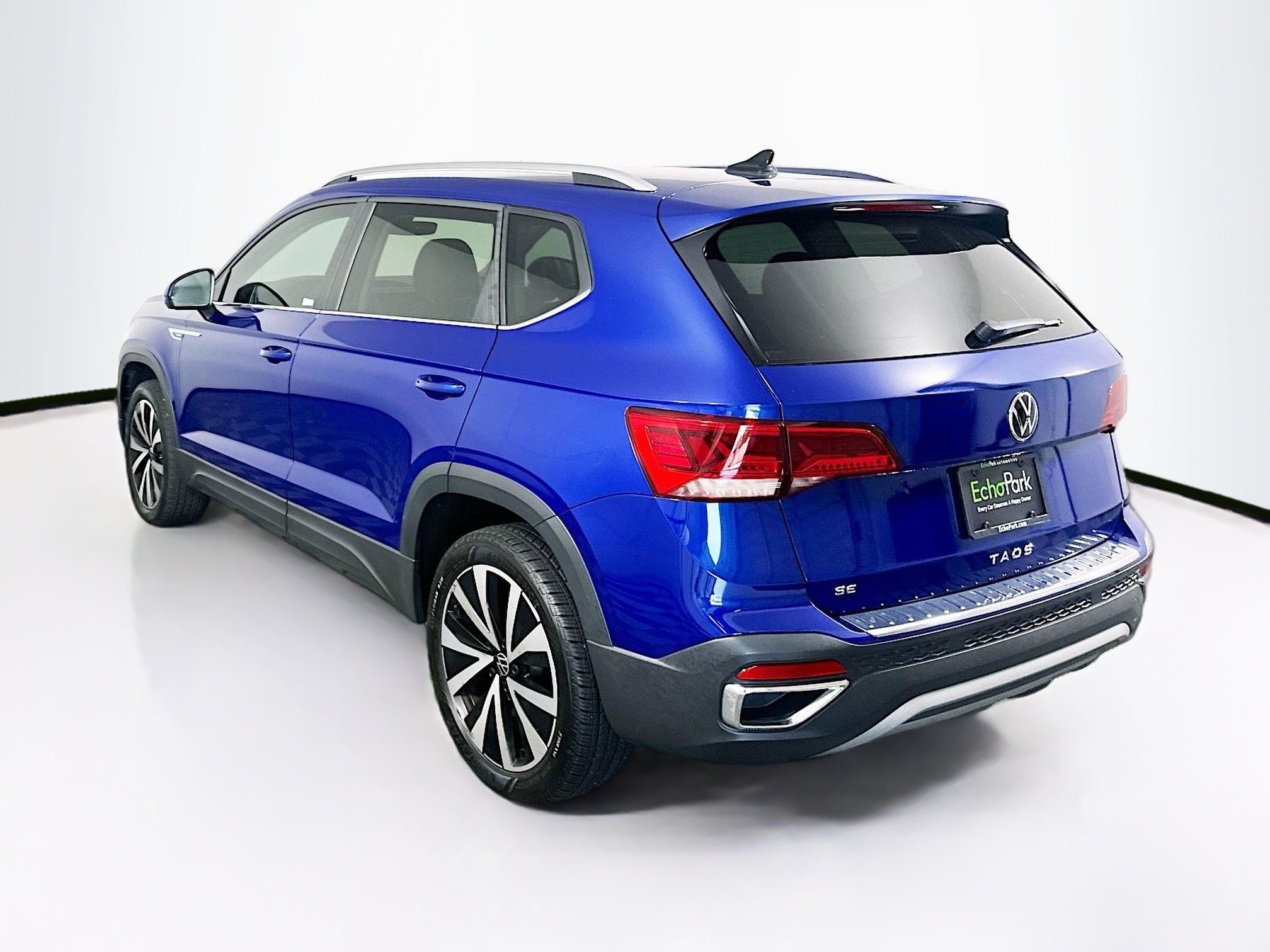 Used 2023 Volkswagen Taos SE FWD image 5