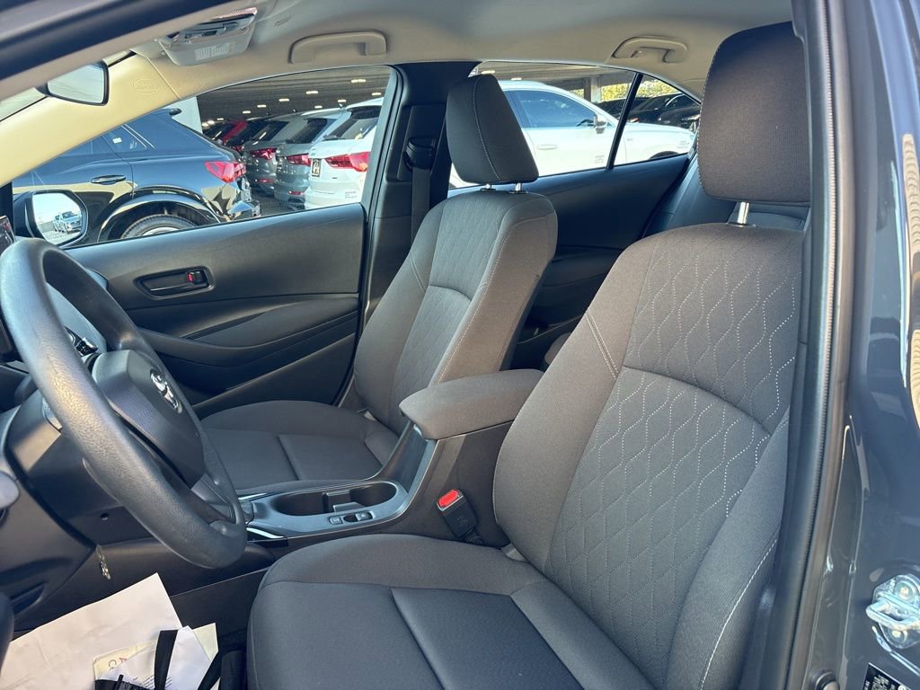Used 2025 Toyota Corolla LE image 13