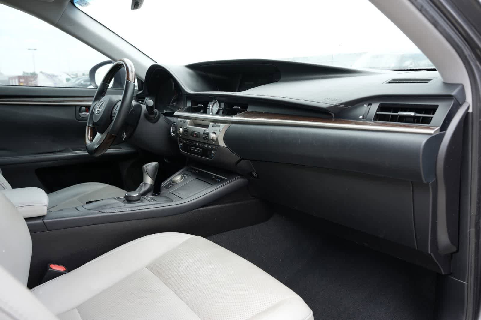 Used 2017 Lexus ES 350 FWD image 21