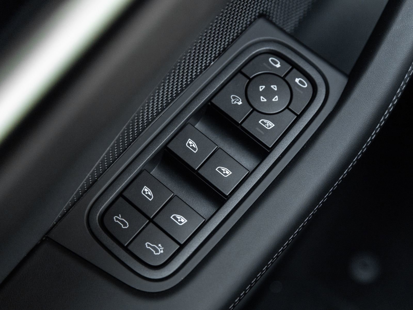 Certified 2026 Porsche Macan 4 Electric AWD/4WD image 20