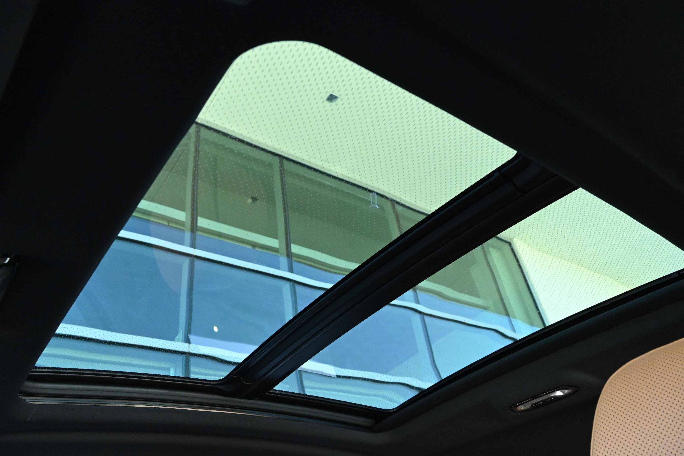 New 2026 BMW X6 M60i image 24