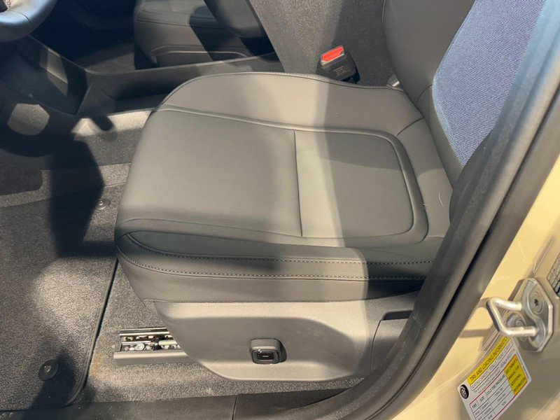 New 2026 Volvo EX30 Plus w/ Climate Package image 13