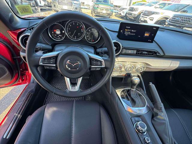 Used 2025 MAZDA MX-5 Miata RF Grand Touring w/ Weather Package RWD image 18