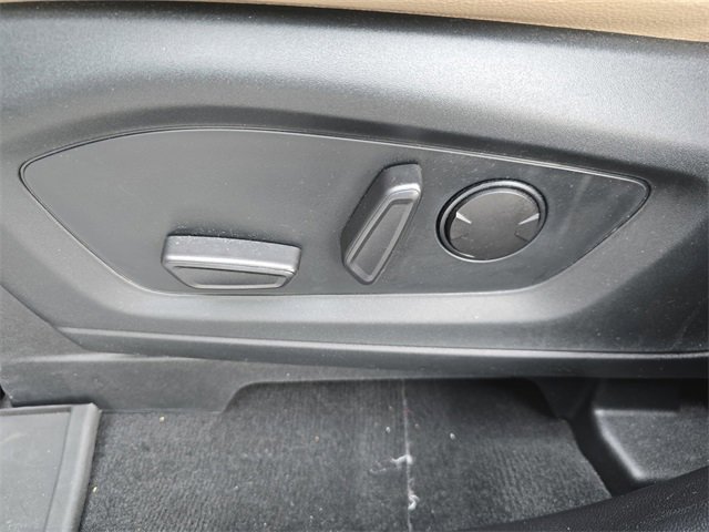 Used 2022 Ford Explorer Limited w/ Equipment Group 301A image 29