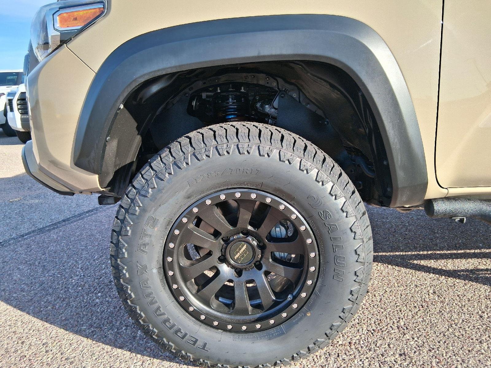 Used 2019 Toyota Tacoma TRD Off-Road w/ Technology Package AWD/4WD image 33