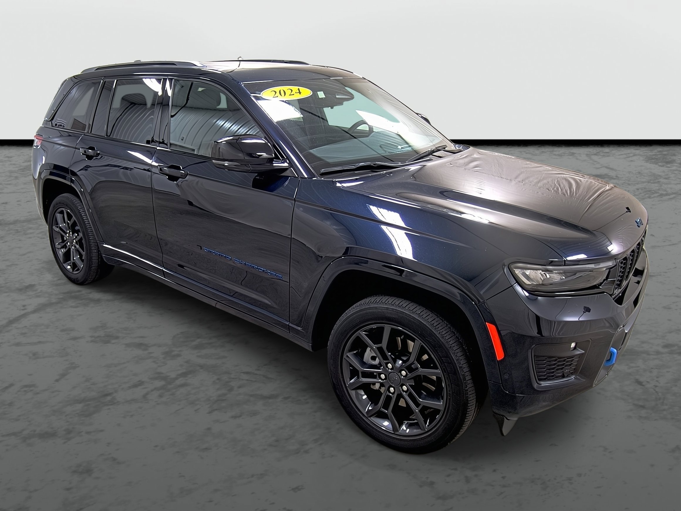 Used 2024 Jeep Grand Cherokee Limited 4xe image 5