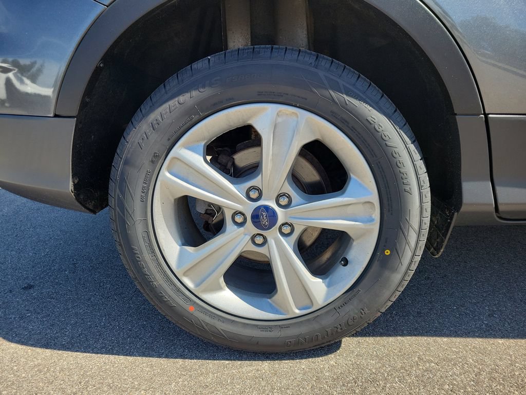 Used 2016 Ford Escape SE w/ Equipment Group 201A AWD/4WD image 5