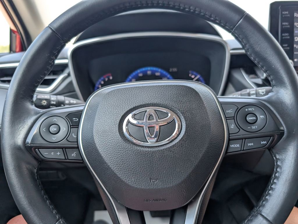 Used 2022 Toyota Corolla Cross XLE w/ Convenience Package FWD image 21