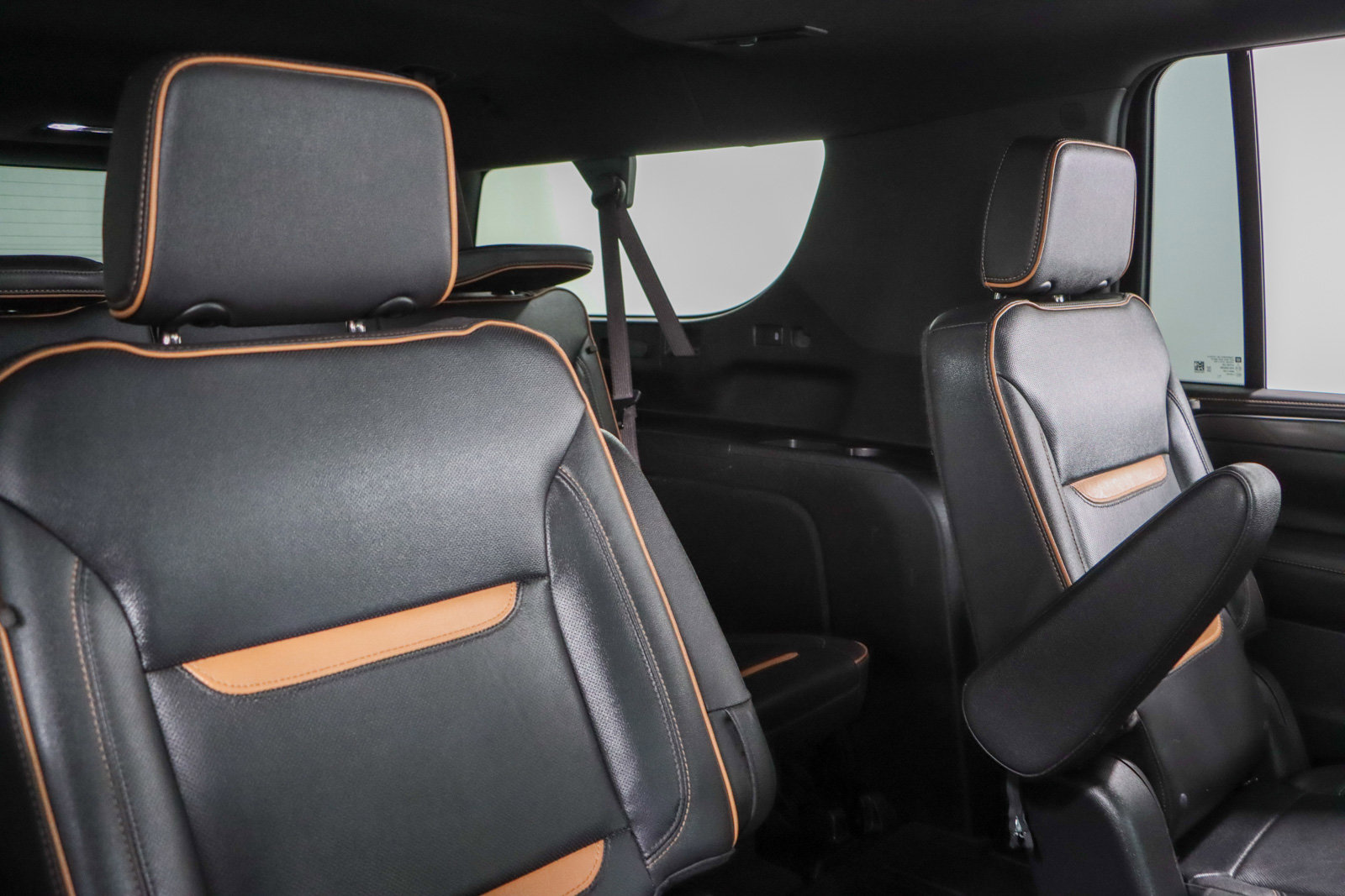 Used 2023 GMC Yukon XL AT4 image 32