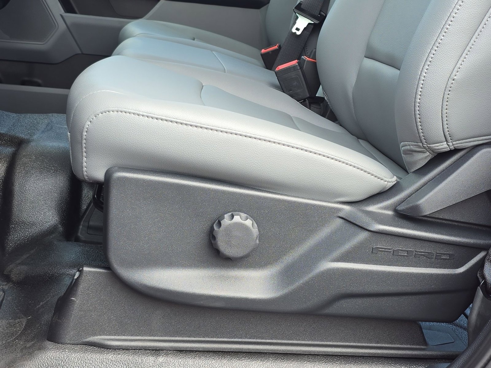 New 2026 Ford F250 XL w/ FX4 Off-Road Package image 14