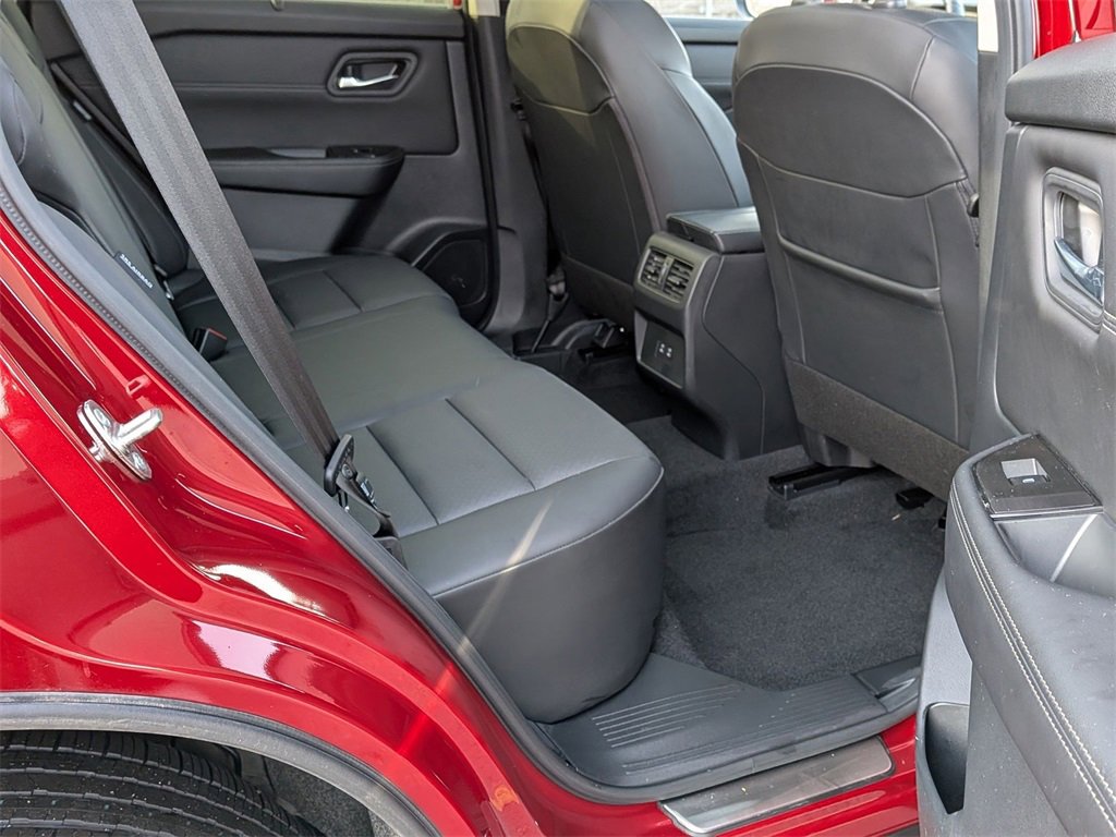 Used 2024 Nissan Rogue SV w/ SV Premium Package image 20