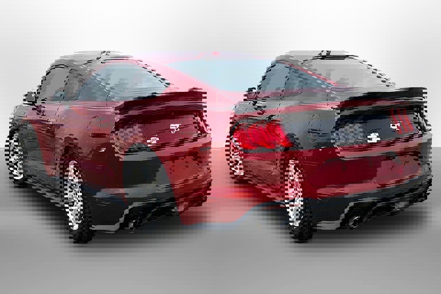 Used 2019 Ford Mustang EcoBoost image 8