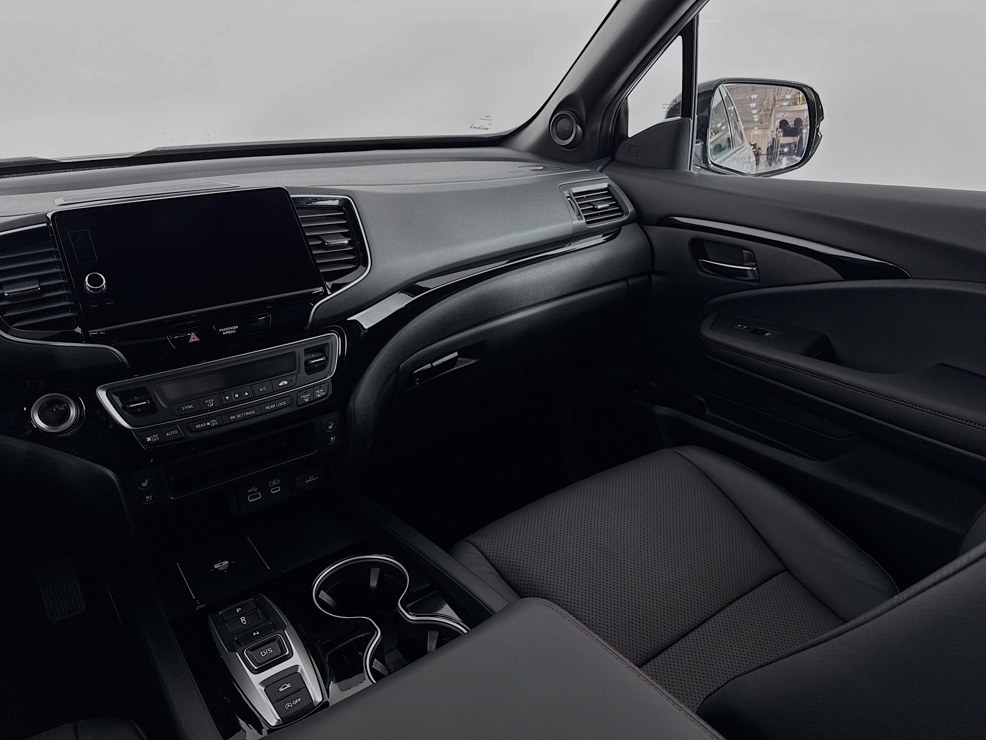 Certified 2025 Honda Ridgeline Black Edition image 24