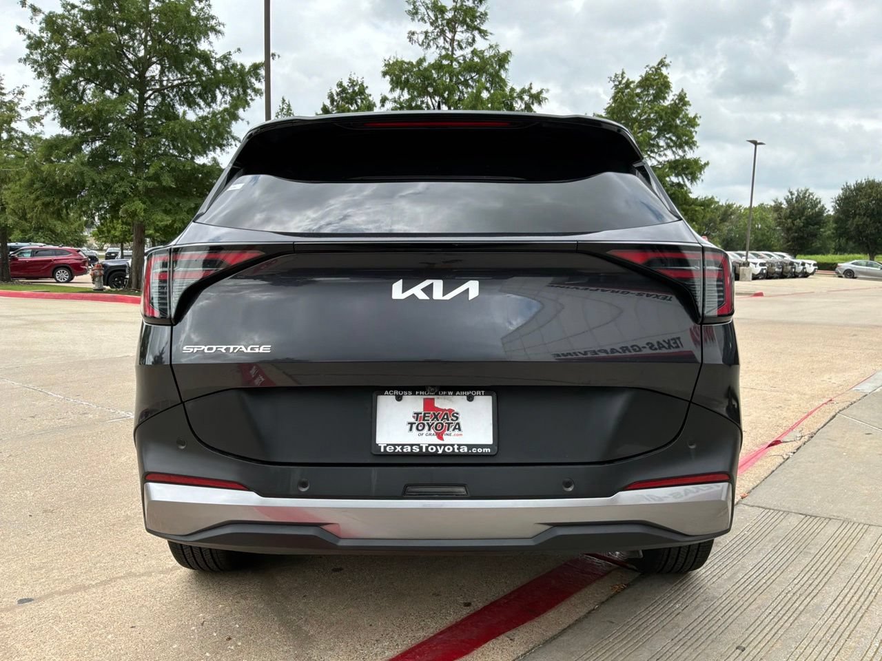 Used 2026 Kia Sportage LX FWD image 7