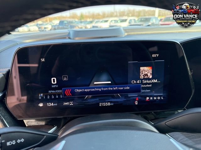 Used 2025 Chevrolet Suburban Z71 image 13