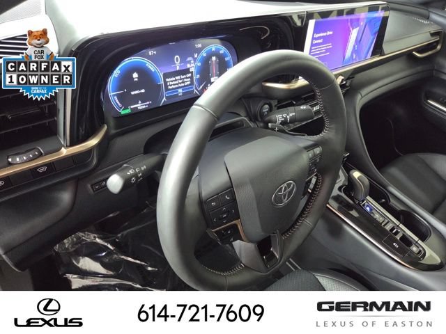 Used 2024 Toyota Crown Platinum AWD/4WD image 18