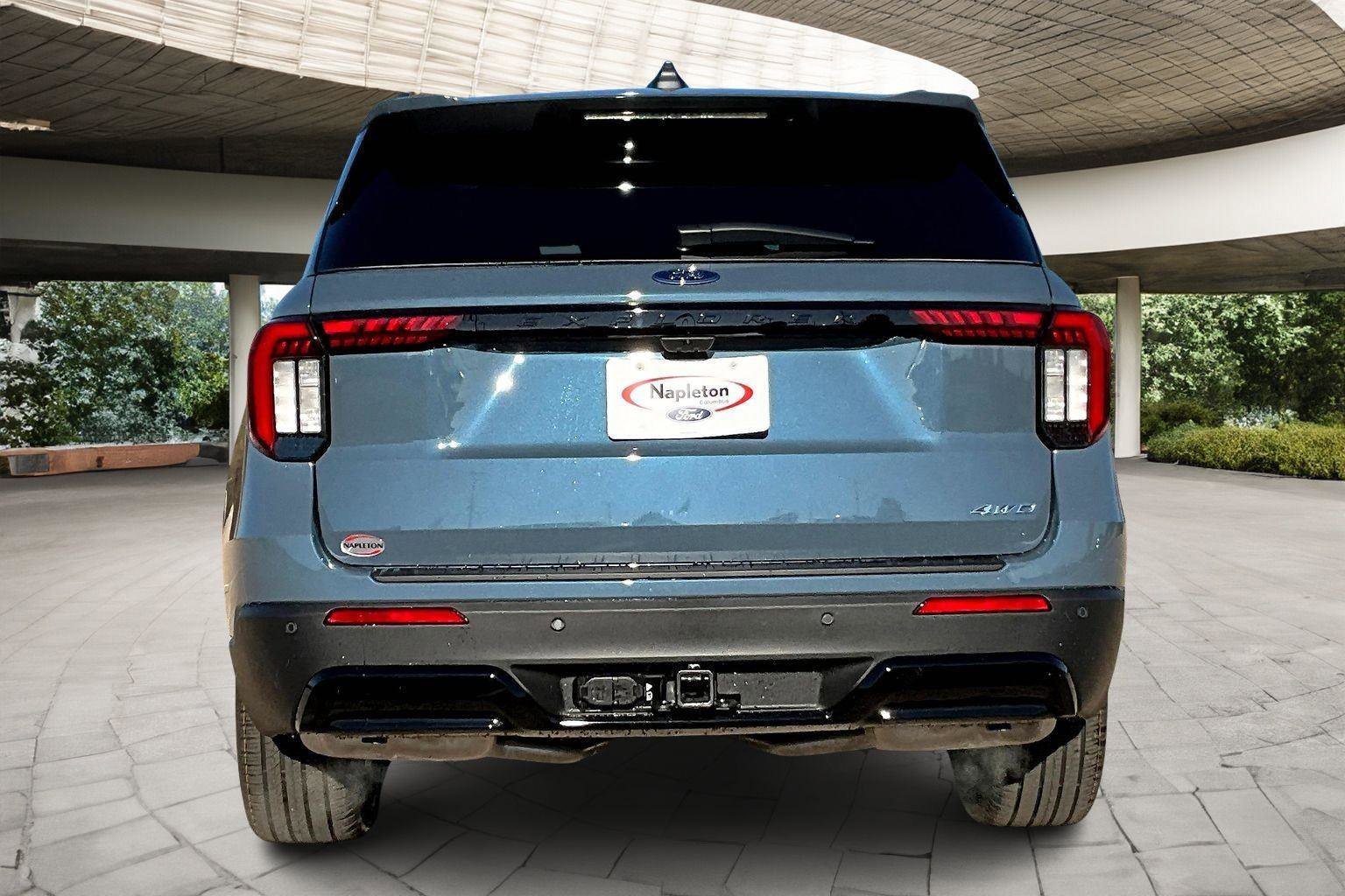 New 2026 Ford Explorer ST-Line w/ ST-Line Street Pack image 4