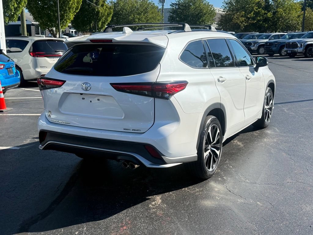 Used 2021 Toyota Highlander XSE AWD/4WD image 7