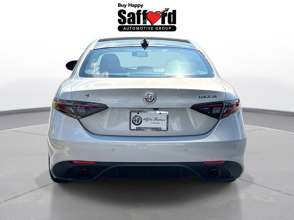New 2025 Alfa Romeo Giulia AWD image 8