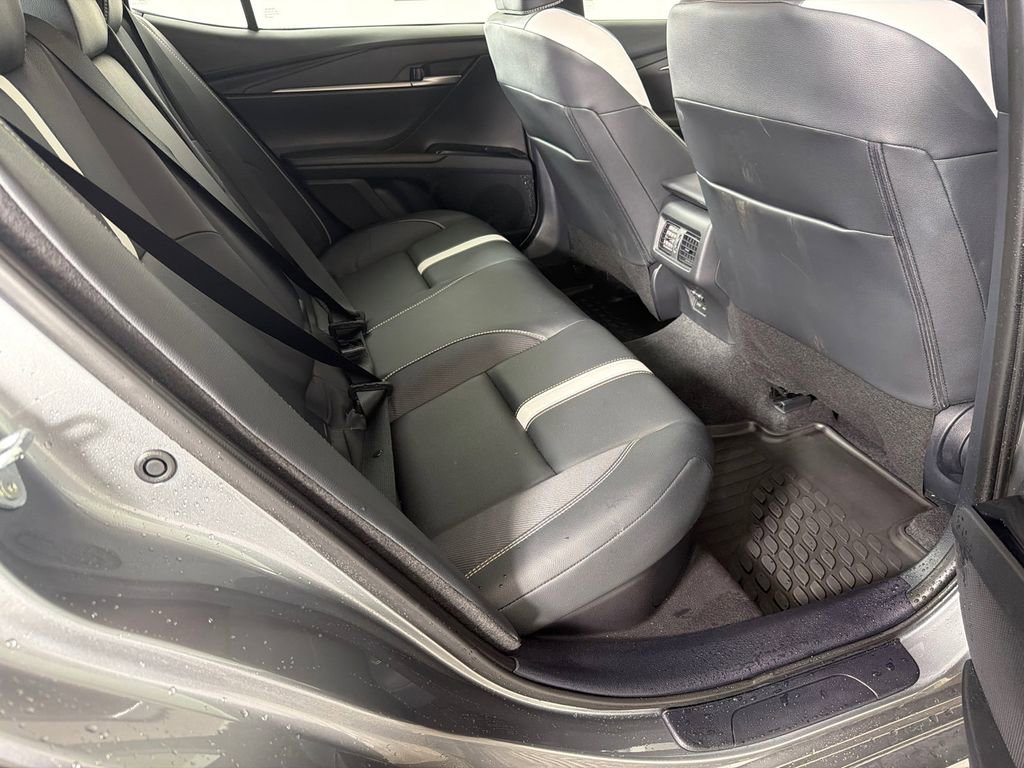 Used 2025 Toyota Camry SE FWD image 15