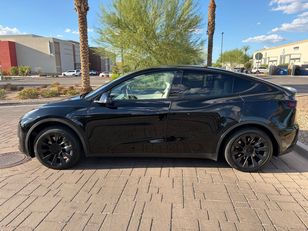 Used 2021 Tesla Model Y 2WD image 5