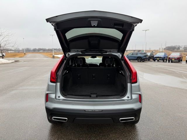 Used 2025 Cadillac XT4 Premium Luxury image 16