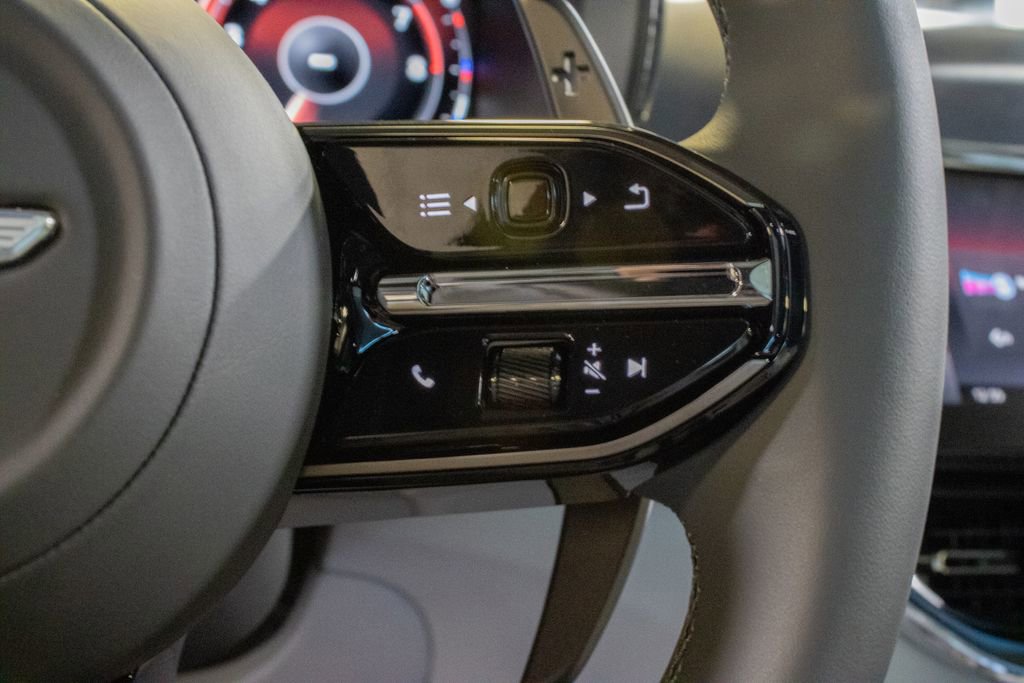 New 2025 Aston Martin DBX 707 image 13