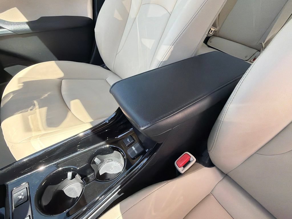 Used 2022 Toyota Prius XLE w/ Advanced Technology Package AWD/4WD image 23