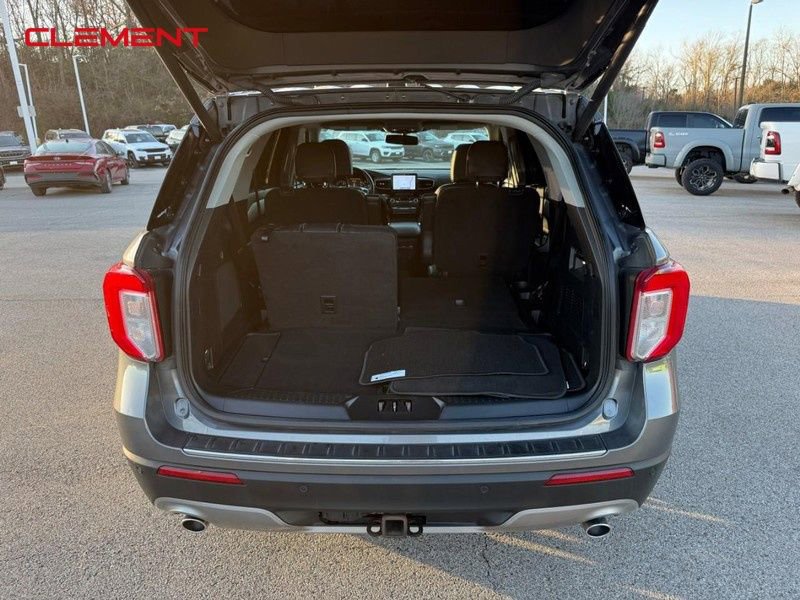 Used 2022 Ford Explorer Limited w/ Equipment Group 301A image 9