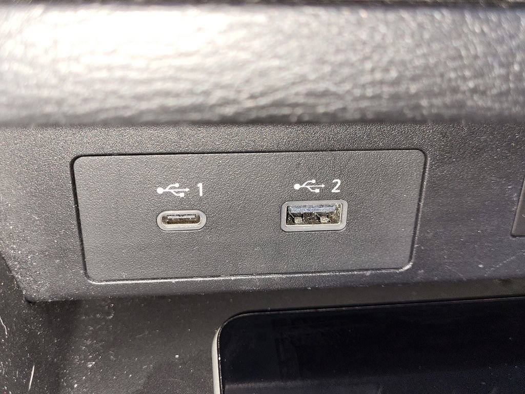 Used 2024 Mitsubishi Outlander SE image 25