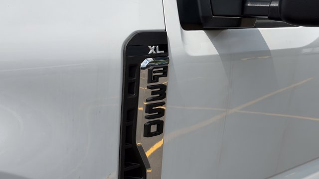 New 2026 Ford F350 XL w/ FX4 Off-Road Package AWD/4WD image 8