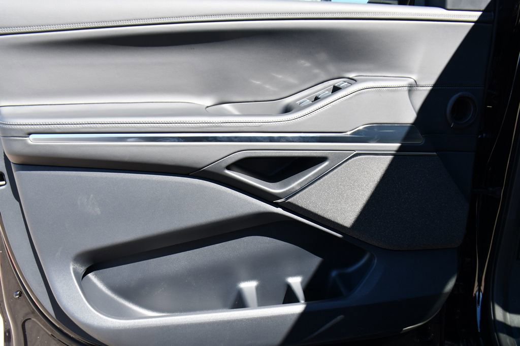 New 2026 Lincoln Navigator Reserve AWD/4WD image 25