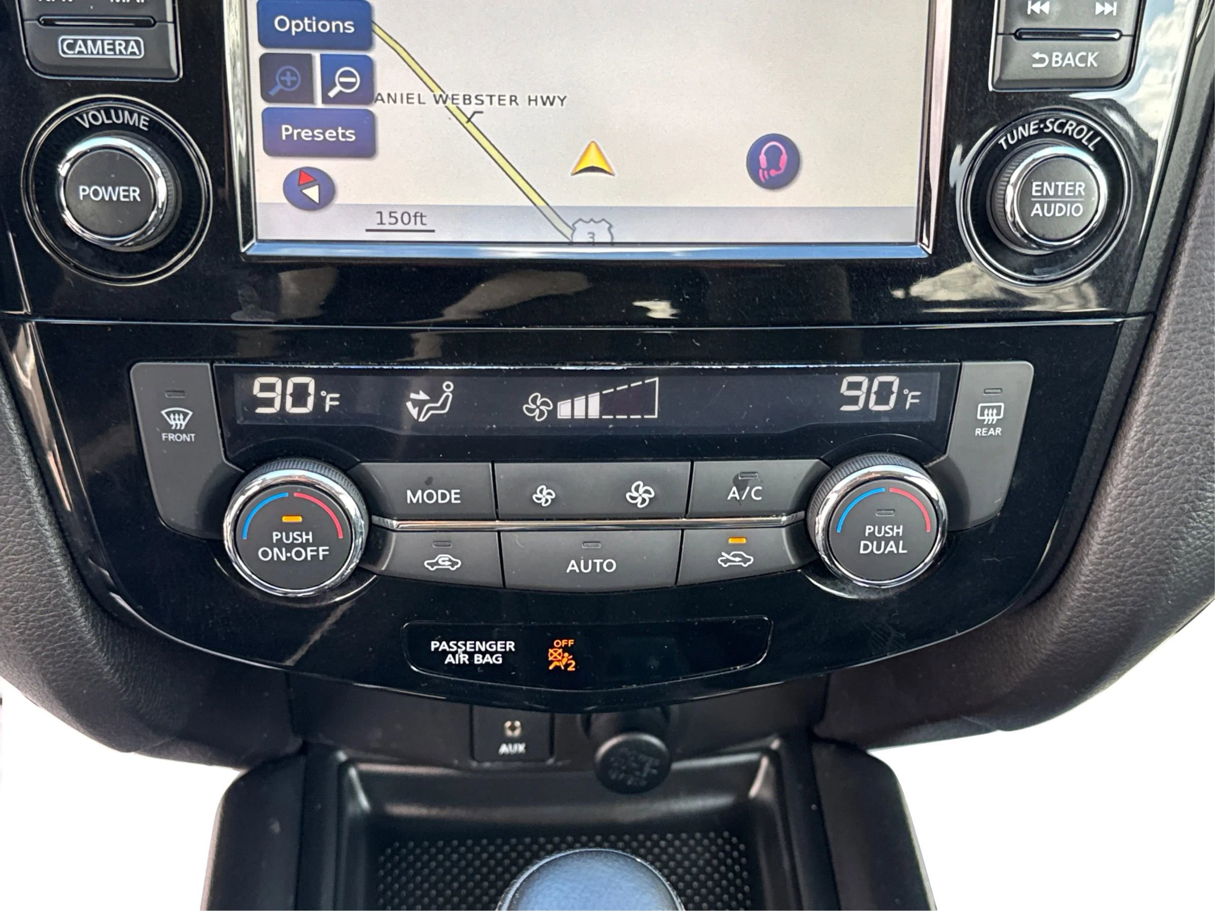 Used 2016 Nissan Rogue SL w/ SL Premium Package image 29